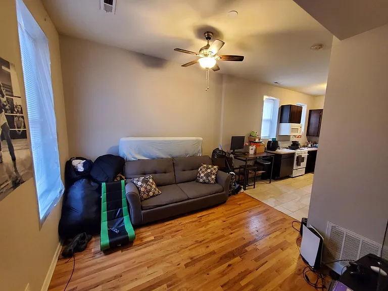 1532 W 18th Pl #2R — Photo 5