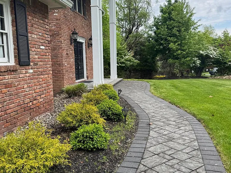 24 Beaumont Dr — Photo 2