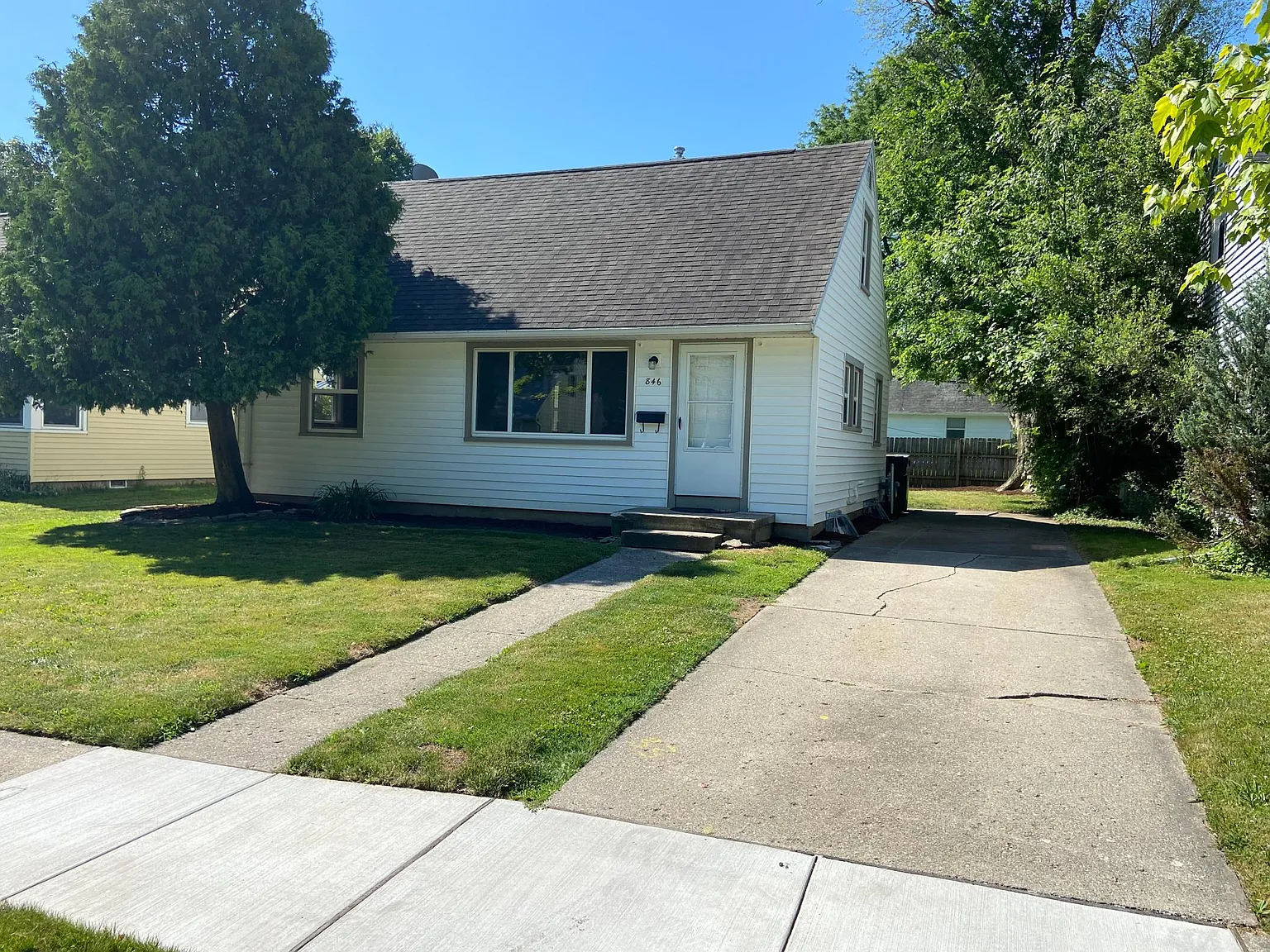 846 Lincoln Ave photo 1