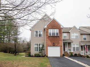 221 Victoria Ct, Doylestown, PA 18901