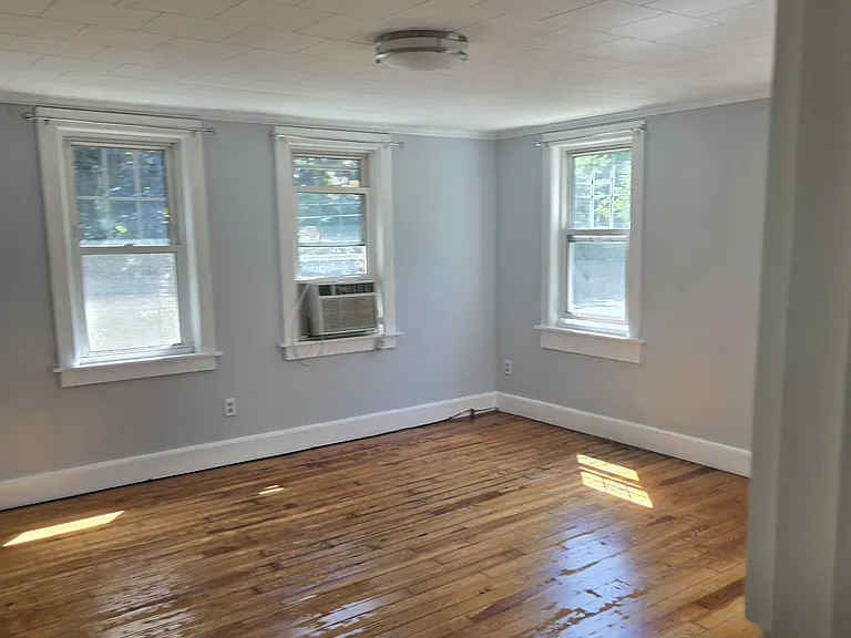 56 Precinct St — Photo 19