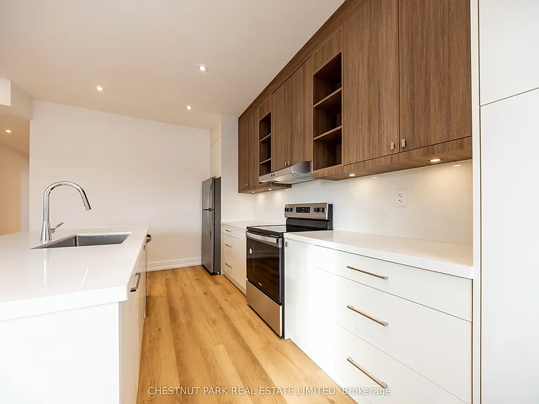 29 Hatherley Rd #D — Photo 17