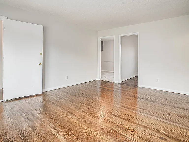 3604 E 61st St — Photo 25