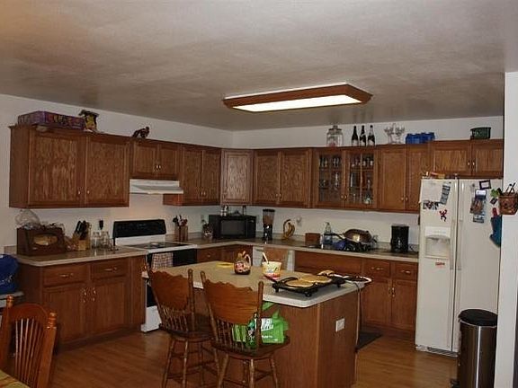 3rd image of 239 Bauman St