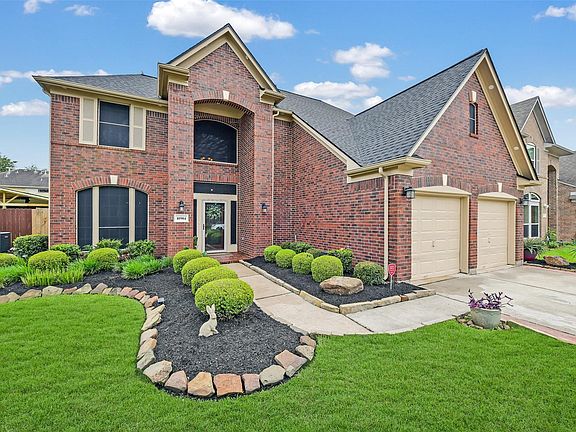 2nd image of 10904 Sycamore Drive N