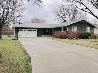 314 Park Rd, Hesston, KS 67062