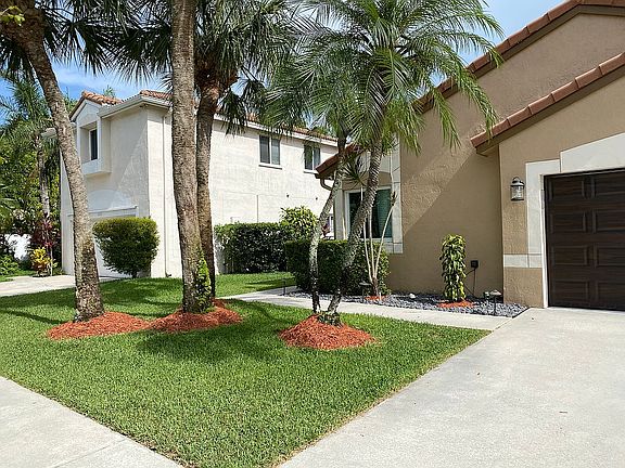 4th image of 17830 NW 19th St