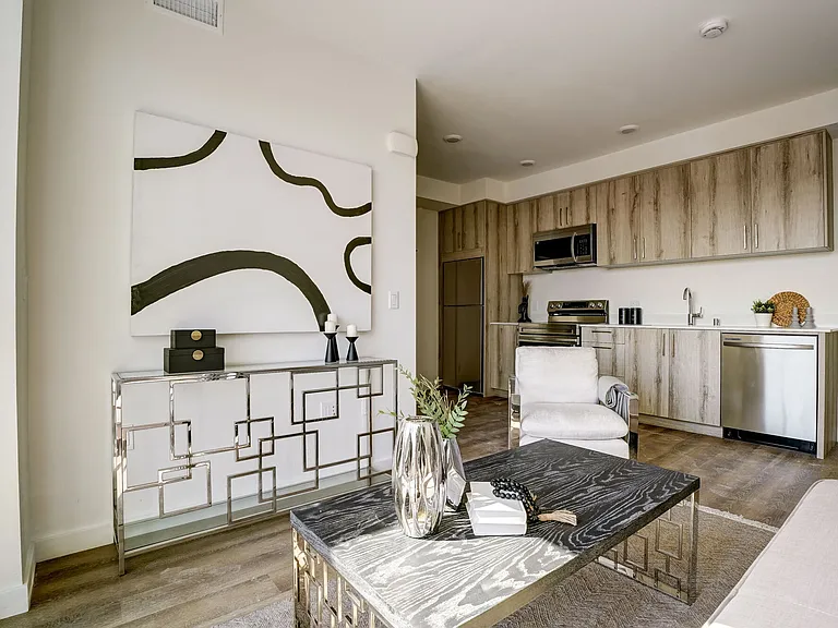 Alvarado House — Photo 12