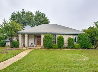 1550 Autumn Breeze Ln, Lewisville, TX 75077