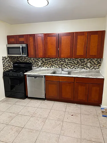40 64th St Photo 1