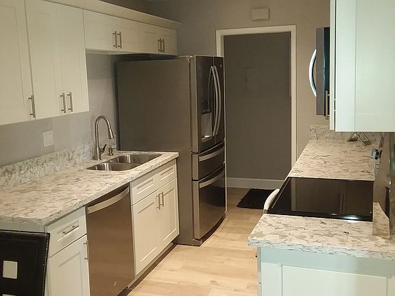 2nd image of 1110 Hacienda Pl APT 202