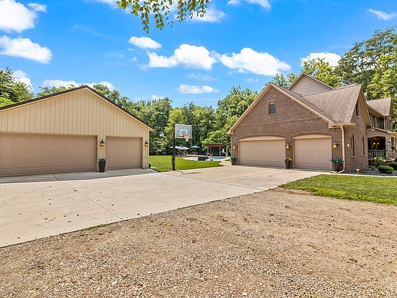 5th image of 1291 N Blue Spruce Ct