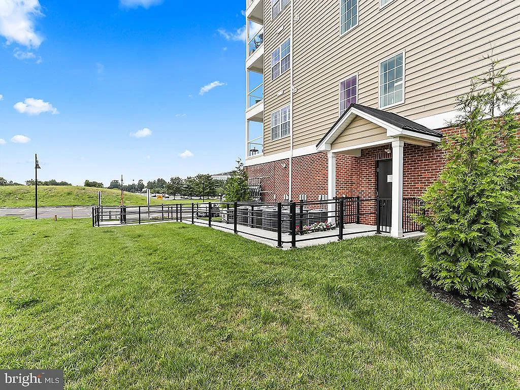 2 bed, 1167 sqft, $2,850 — Photo 4