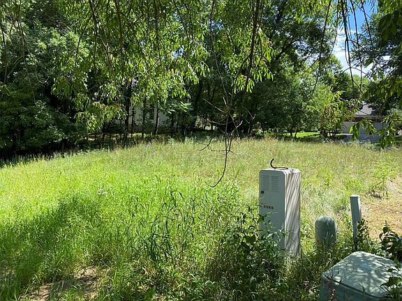 4th image of 626 Augusta Dr SE