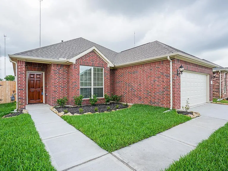 2206 Argos Dr — Photo 2