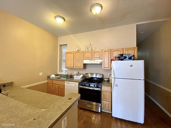4th image of 2355 N Park Ave #1