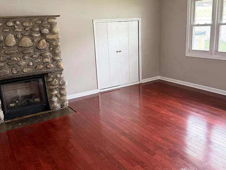 120 W Warren St — Photo 15