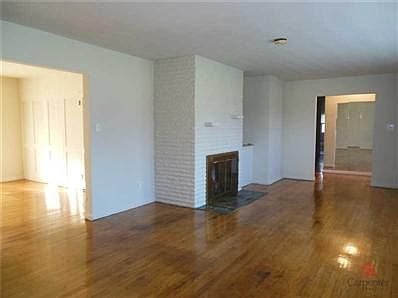 5th image of 5440 Grandview Dr