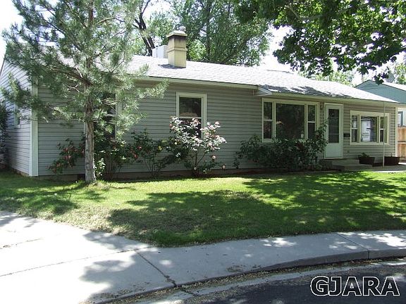 2nd image of 1935 Parkland Ct