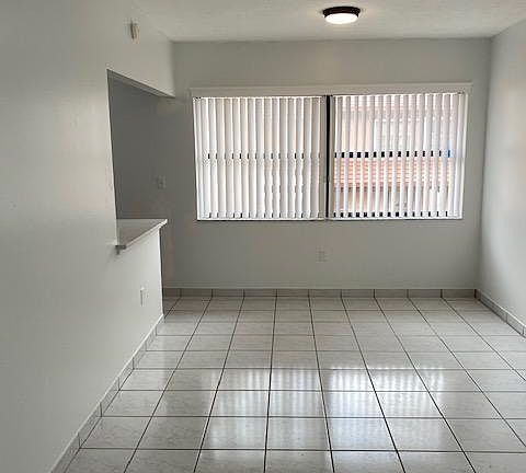 3rd image of 615 W Park Dr APT 206