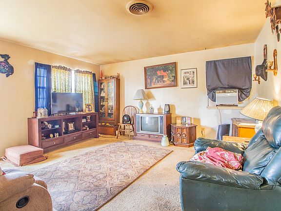 5th image of 4707 38th St