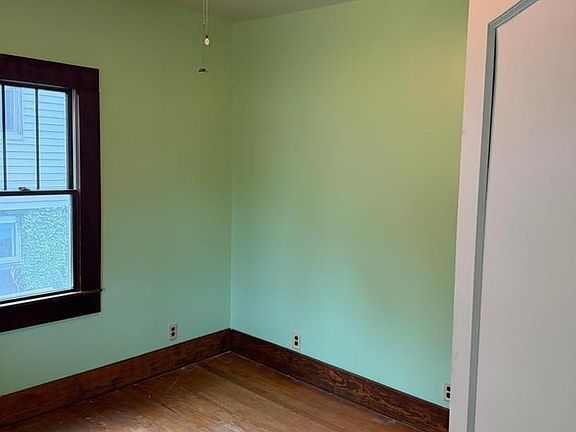 5th image of 669 S Summit St