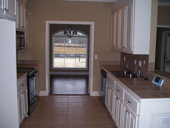4th image of 130 Cedar Green Dr