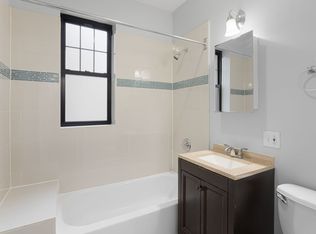 7702 N Marshfield Ave #1, Chicago, IL 60626