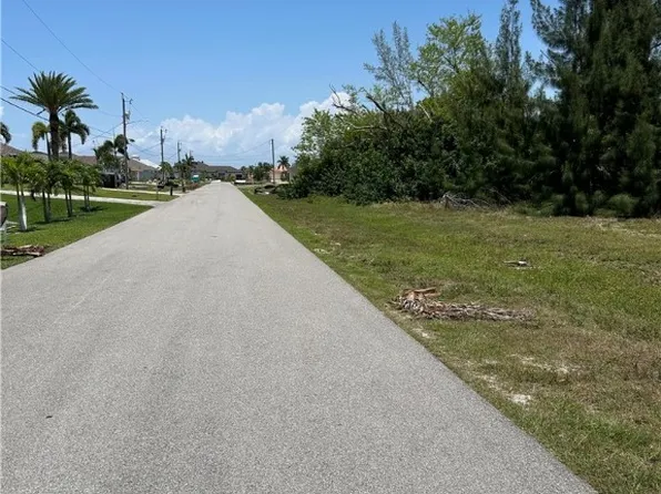 125 SW 34th Pl, Cape Coral, FL 33991