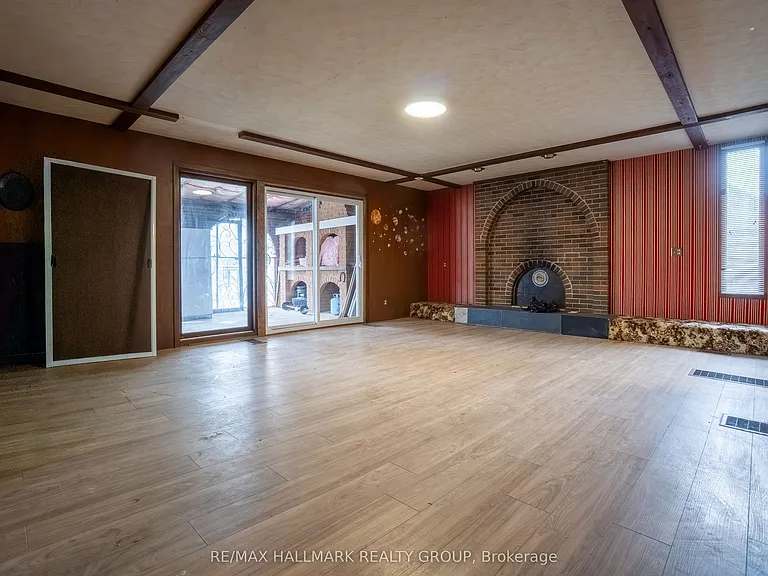 2590 Carp Rd — Photo 11