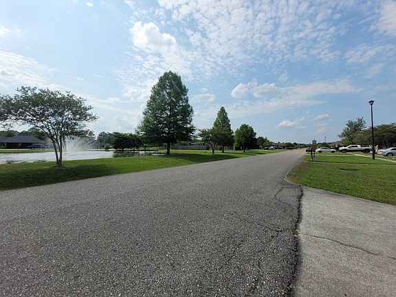 4th image of 34004 Spring Lake Dr