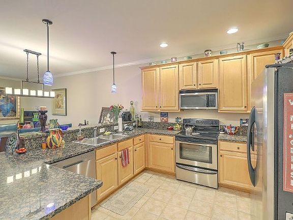 5th image of 208 Etiwan Pointe Dr #115-6