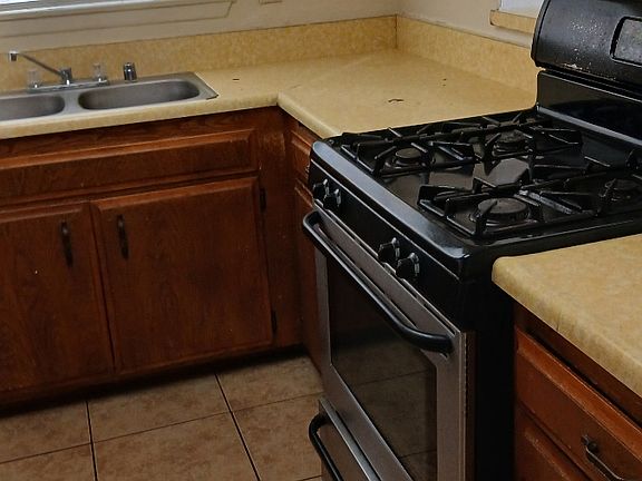 5th image of 16061 Lorene Dr APT 51