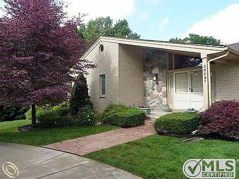Front Landscaping.jpg