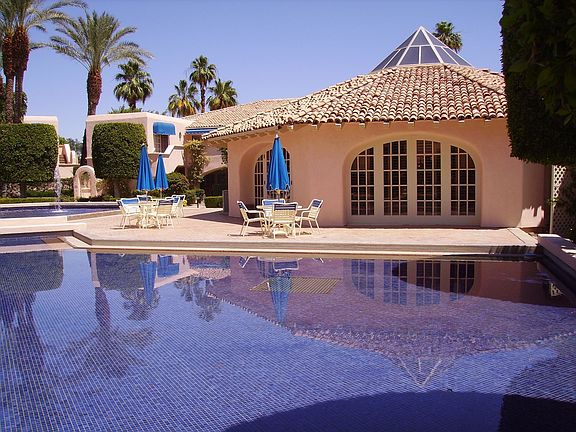 Fountains & Clubhouse