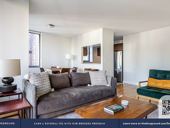4th image of 235 W 48th St APT 27B