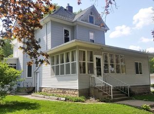 703 Walnut St, Cedar Falls, IA 50613