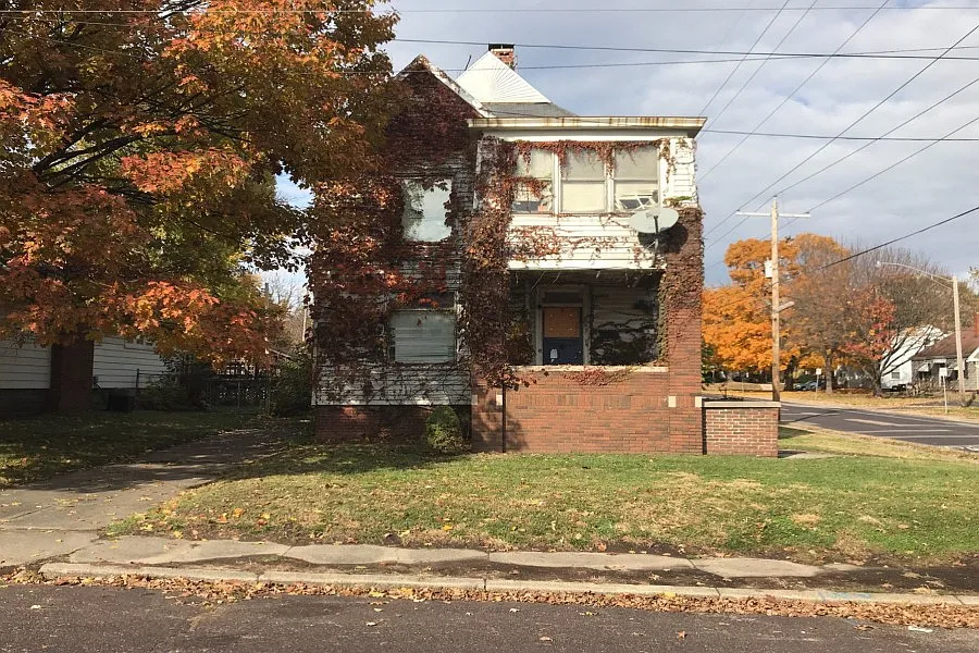 745 E Virginia Ave photo 1