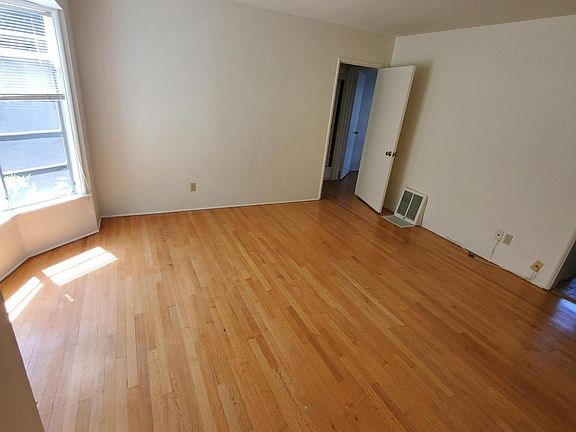 4th image of 260 E California Blvd APT C