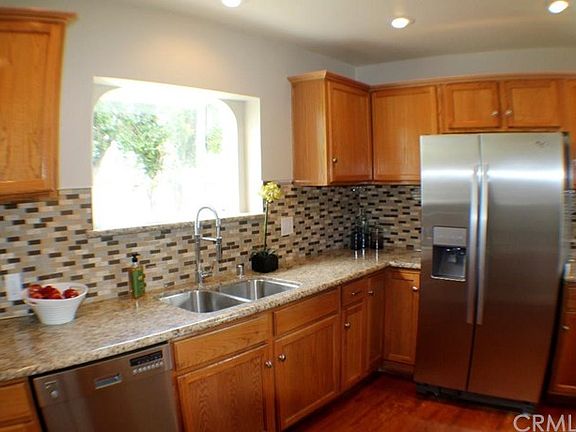 3rd image of 4303 Lime Ave