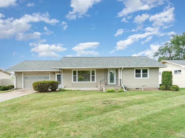 420 7th St, Freeland, MI 48623