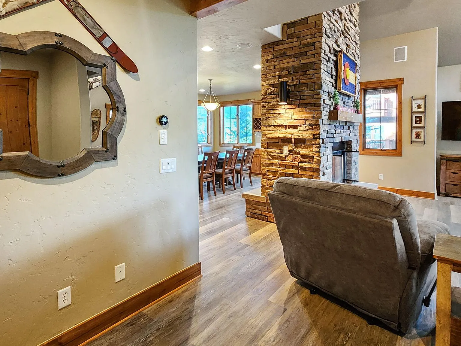 4 bed, 3485 sqft, $9,999 — Photo 2