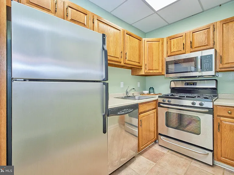 4242 E West Hwy #308 — Photo 20
