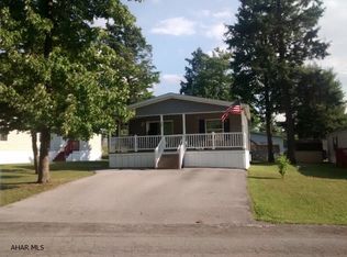 120 Peary Cir, Cresson, PA 16630
