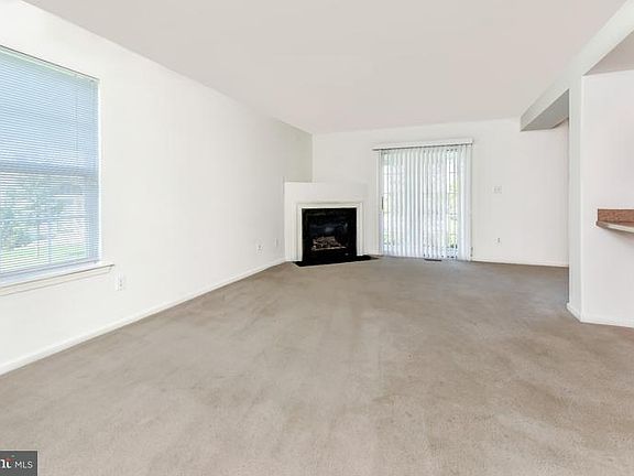 3rd image of 255 Avonbridge Dr