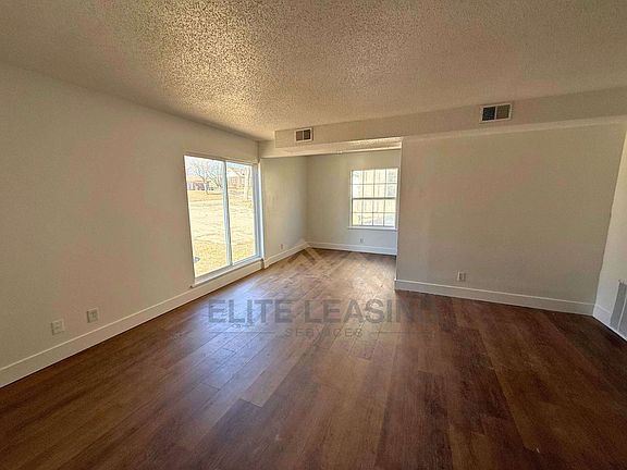 2nd image of 3024 SE Swygart St #C