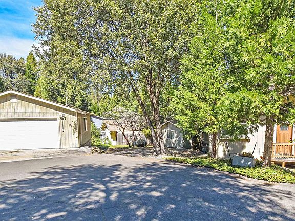 3rd image of 21881 Phoenix Lake Rd