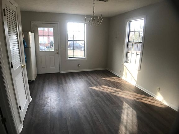 5th image of 601 Castlegate Dr