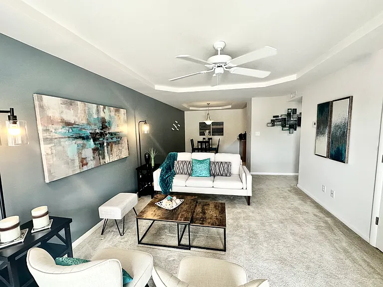 Windsor Lake Apartments — Photo 8