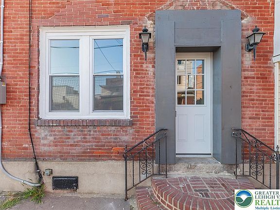 3rd image of 25 W Coal St